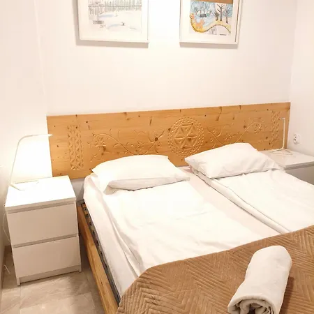 Nika, *