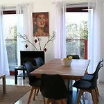 Nika, Apartman *