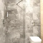 Nika, Apartman *