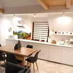 Apartman Nika, *