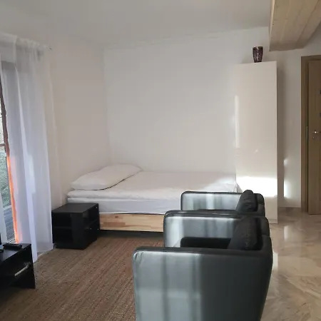 Nika, זקופאנה