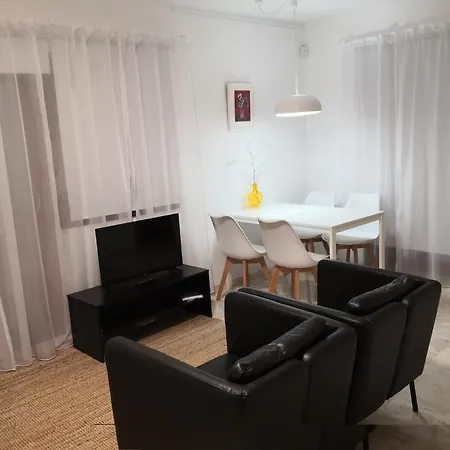 Nika, Apartament