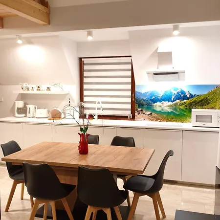 דירה Nika, זקופאנה