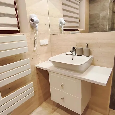 Nika, Apartamento *