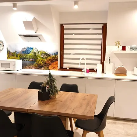 Nika, דירה זקופאנה