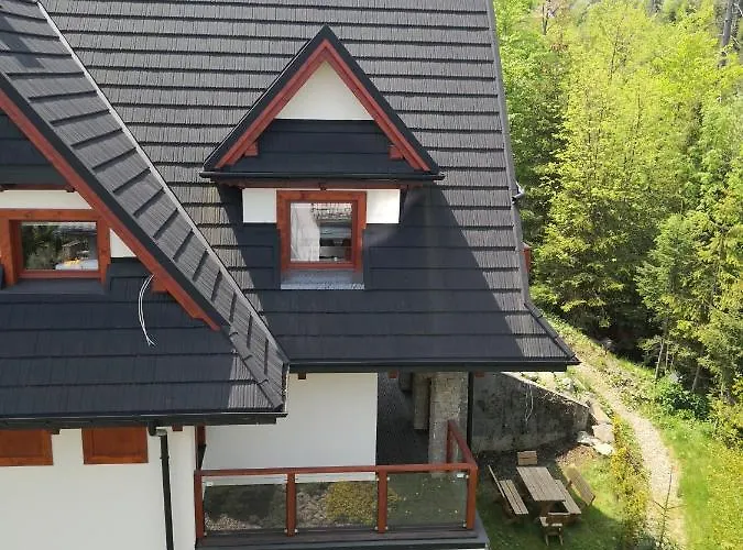 Nika, زاكوباني