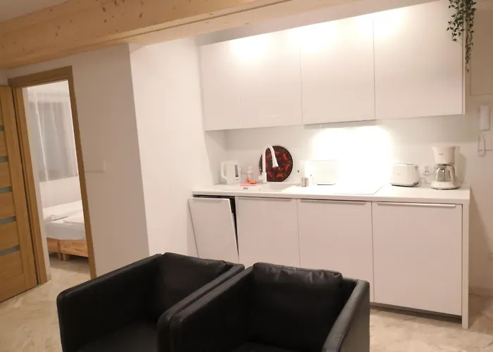 Nika, زاكوباني