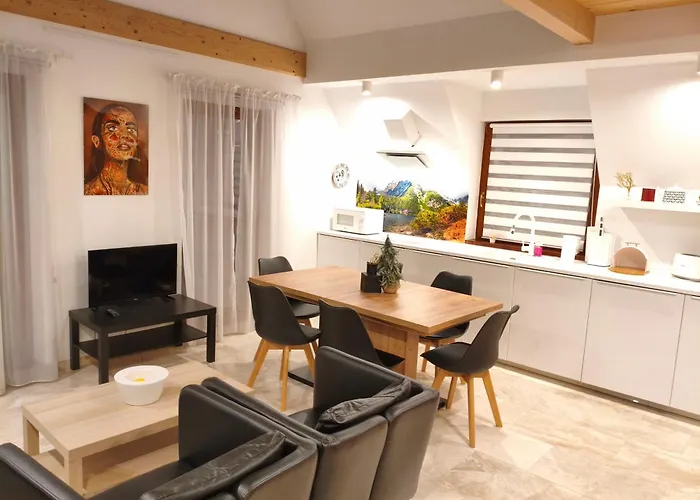 شقة Nika, زاكوباني